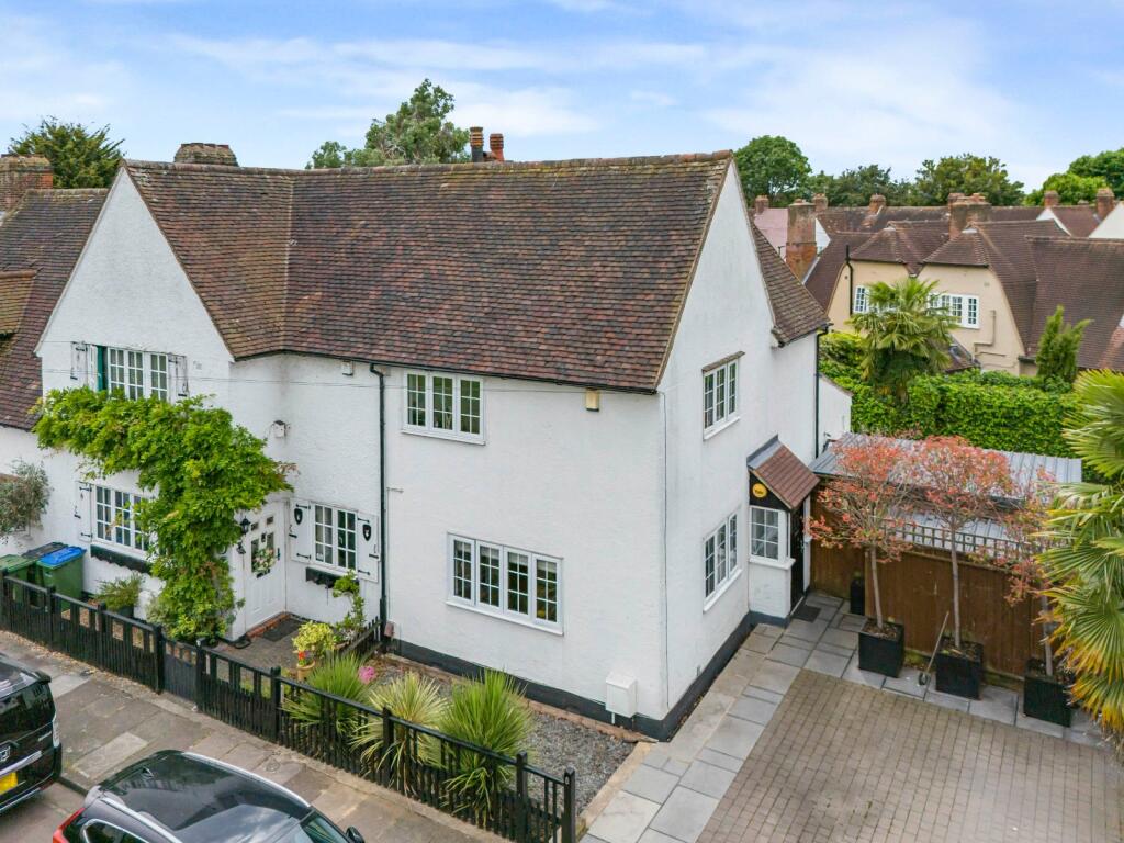 Main image of property: Lovelace Green, Eltham, London, SE9