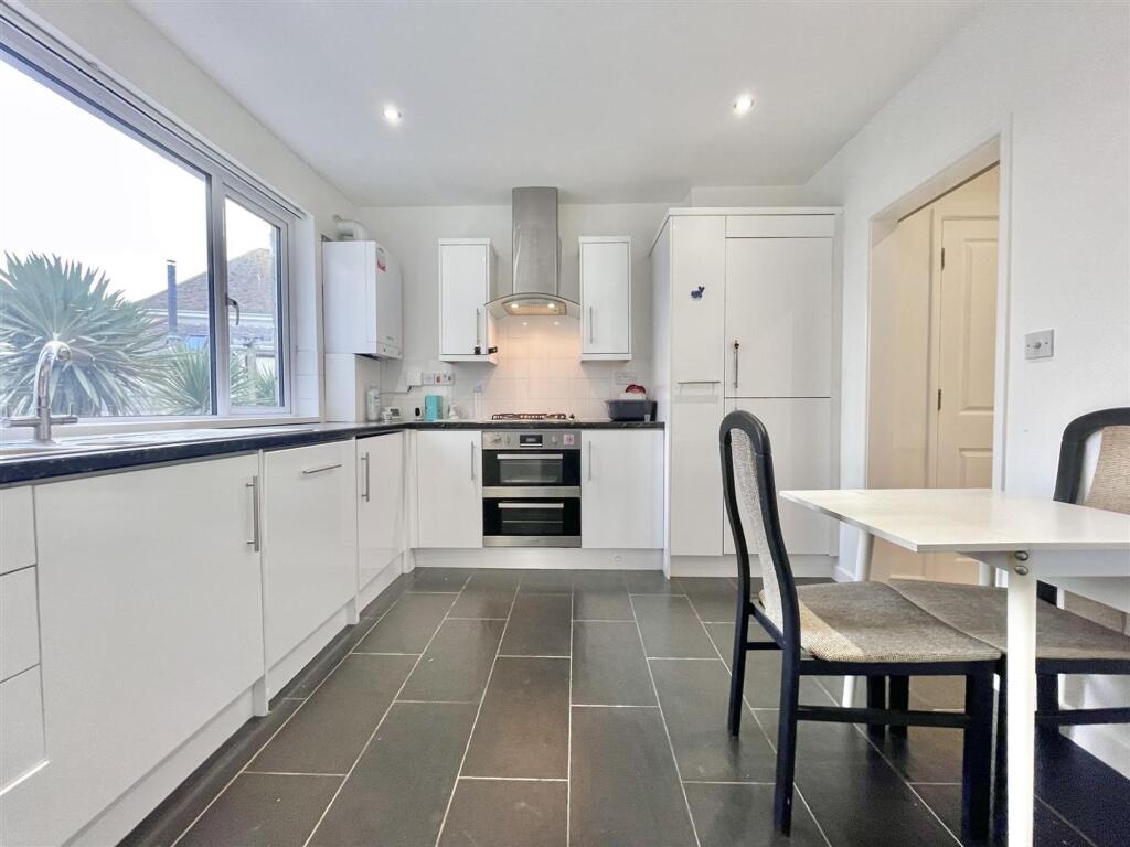 Apartment in Dorchester - View 5
