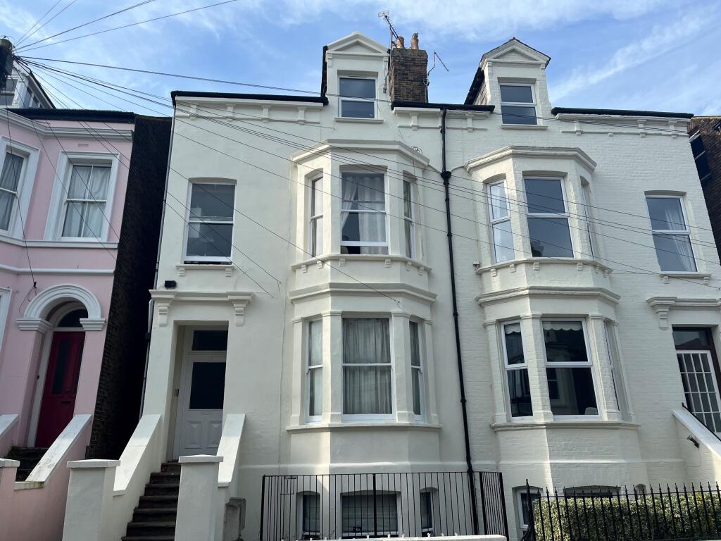 Main image of property: Flat 5, 16 Clanwilliam Road, Deal