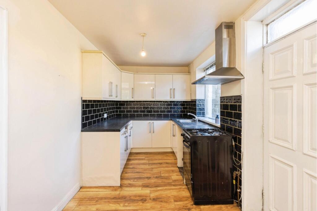 Northside Terrace, Bradford, BD7 photo 4