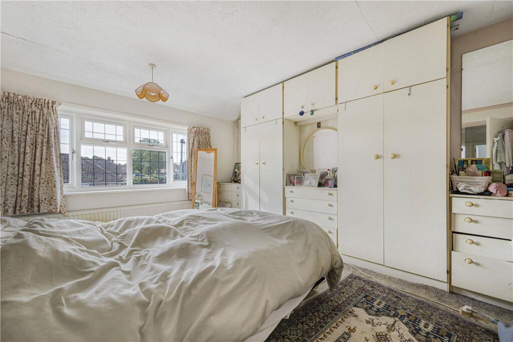 House in Bromley - More