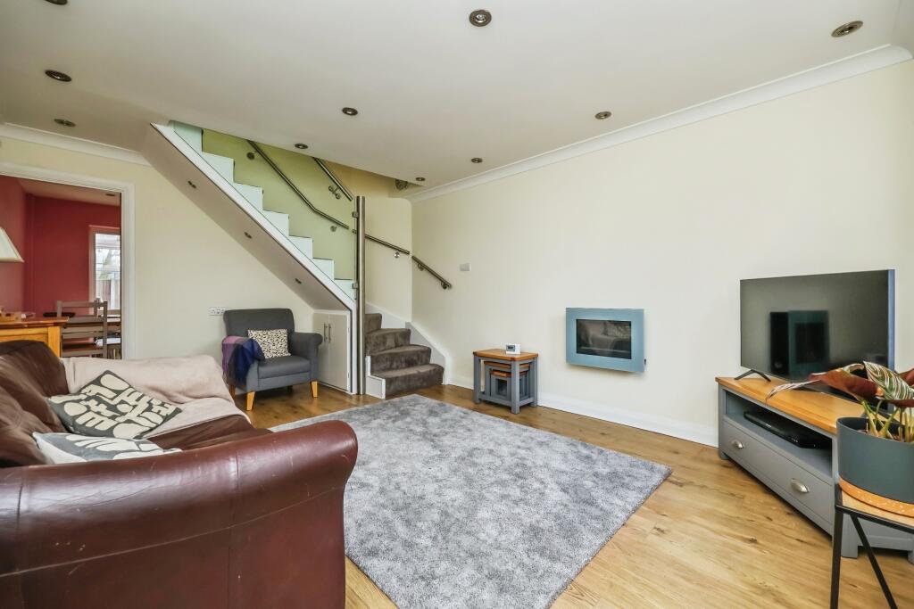 Jayne Close, Wollaton, NG8 photo 3