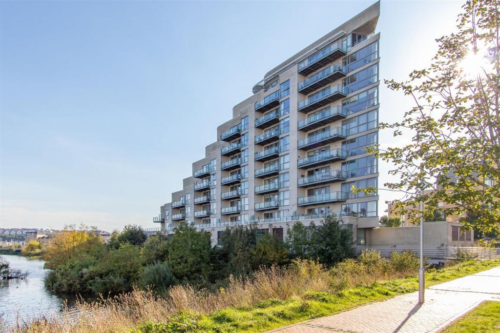 Apartment in Cardiff, Grangetown - View 3