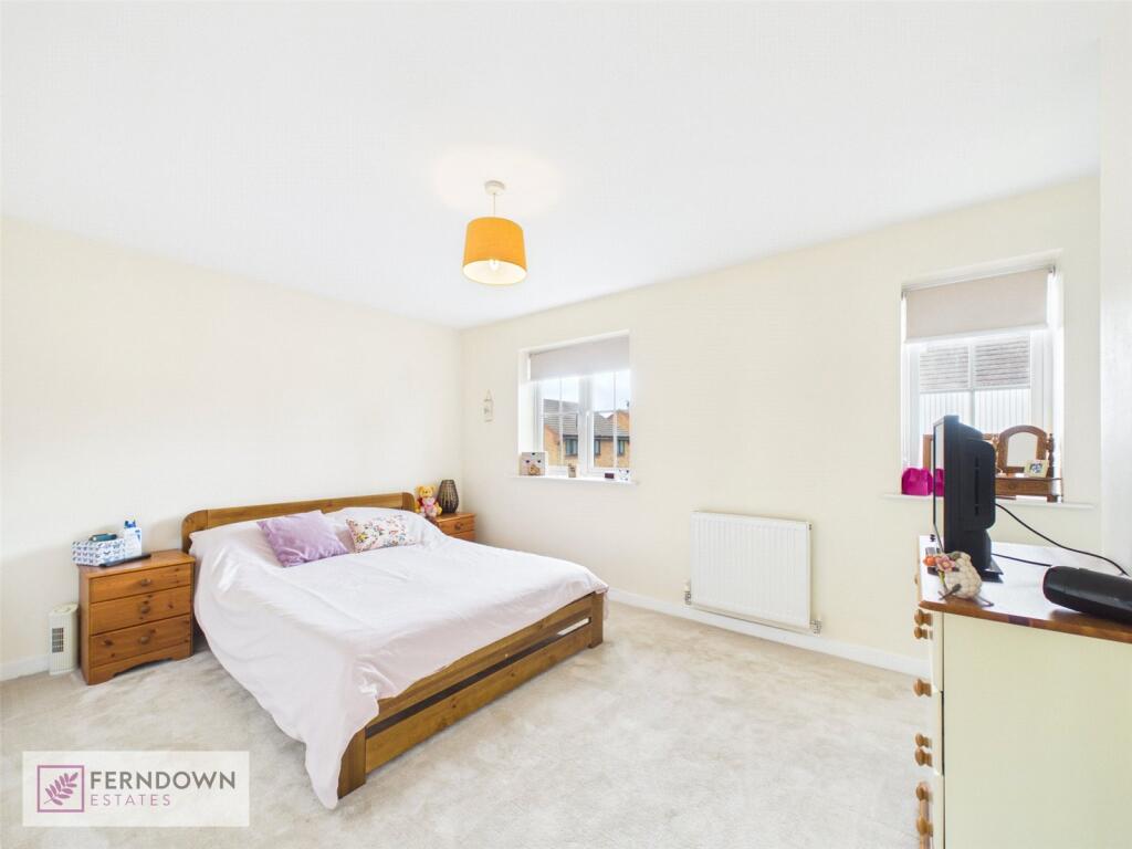Farndon Avenue, Marston Green, Birmingham, West Midlands, B37 photo 4