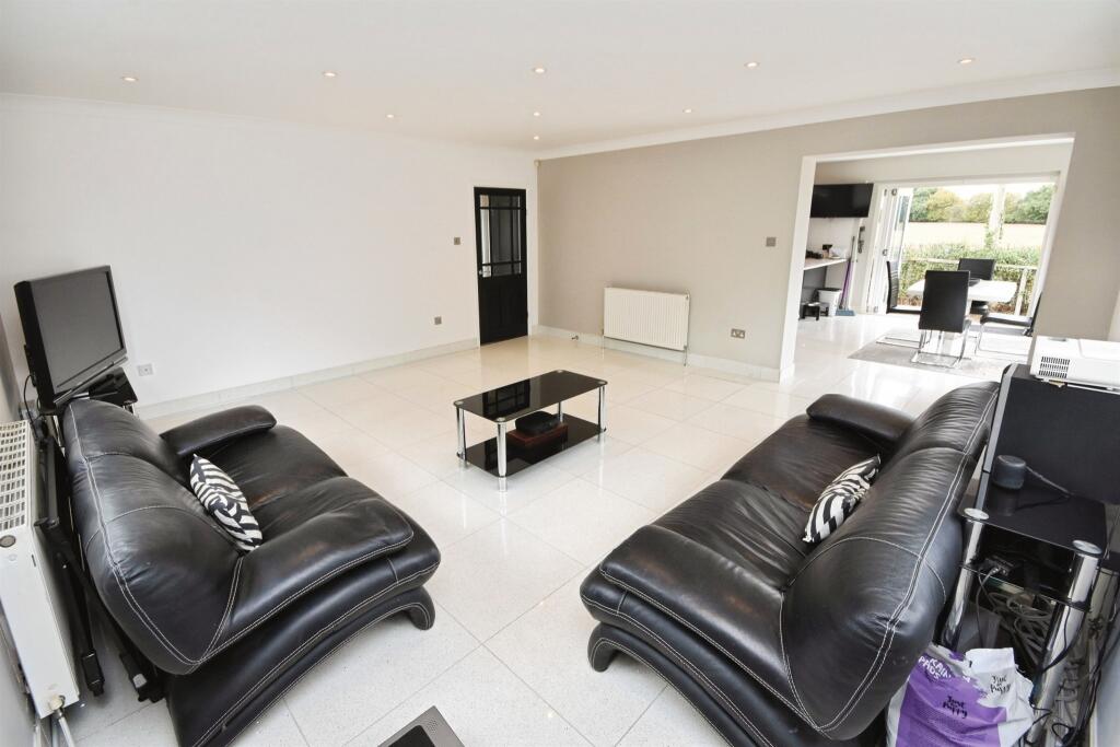 House in Braintree, Cressing - More
