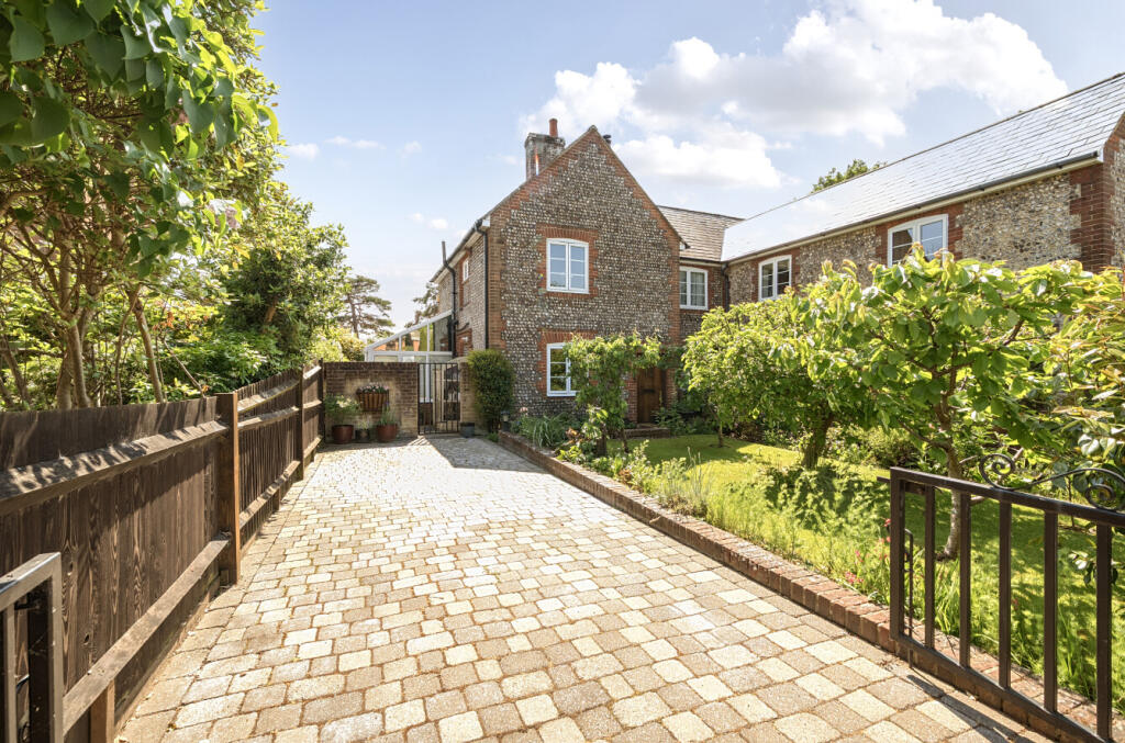 Main image of property: Tor Close, Portchester, Fareham, Hampshire, PO16