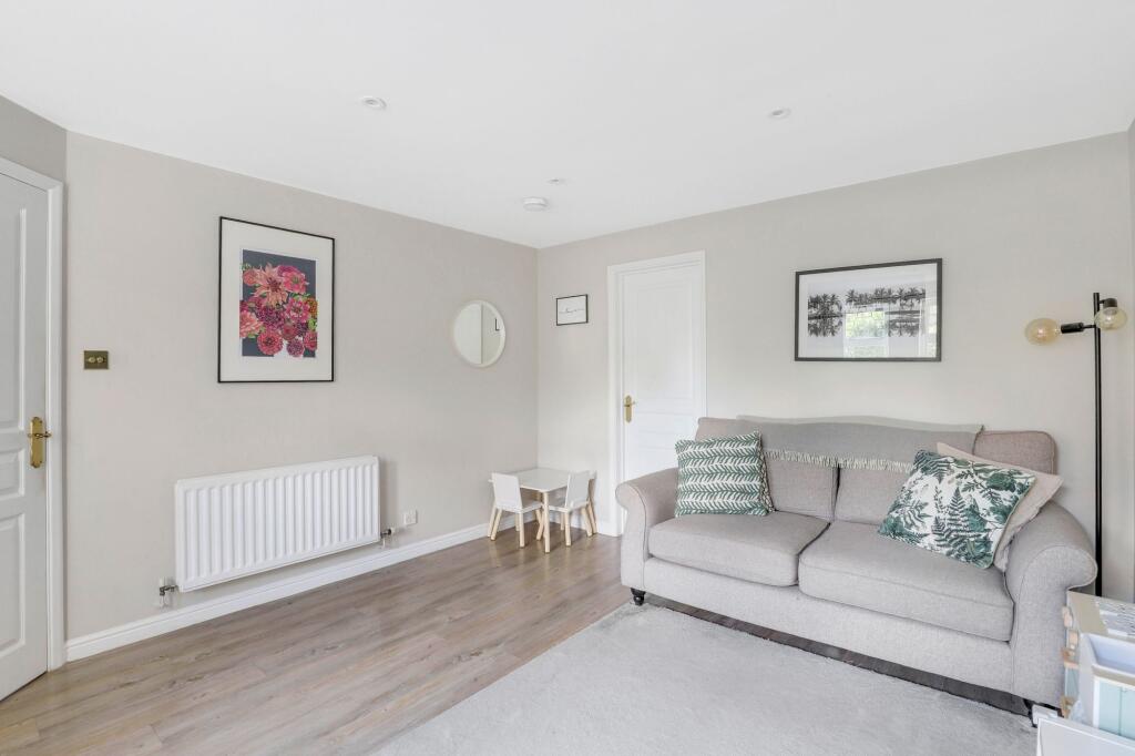 House in Rushcliffe, Gamston - View 3