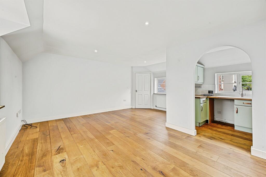 House in Northampton, Grange Park - View 5