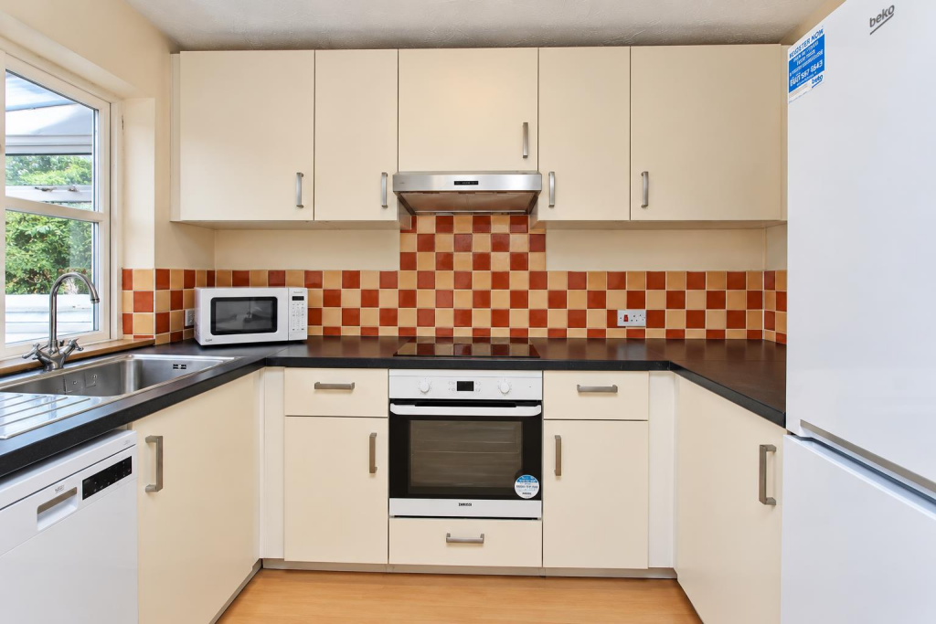 House in Hertsmere, Elstree and Borehamwood - View 3