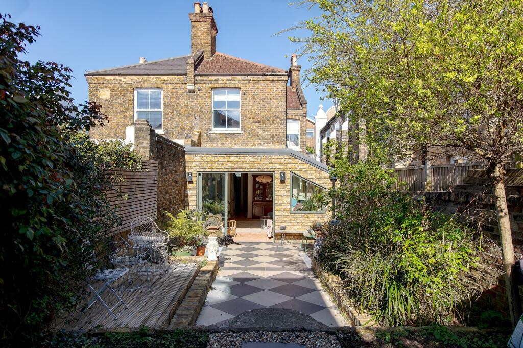 Main image of property: Nunhead Grove, London, SE15