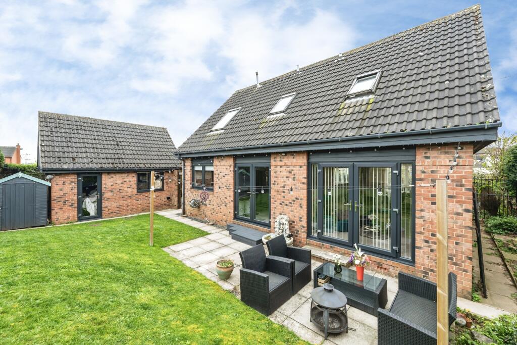 Main image of property: Hillcrest Mount, Townville, Castleford, WF10