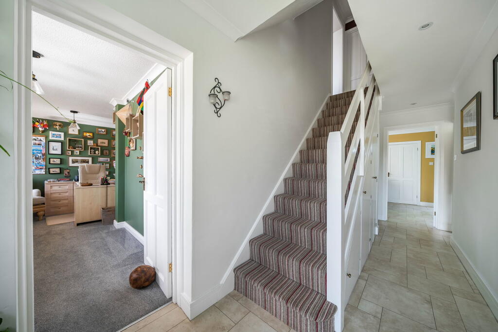 House in Basingstoke and Deane, Oakley - More