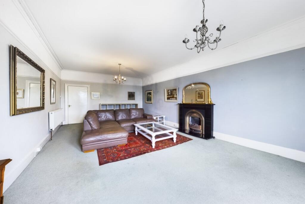 Apartment in Clevedon, Walton Park - View 3