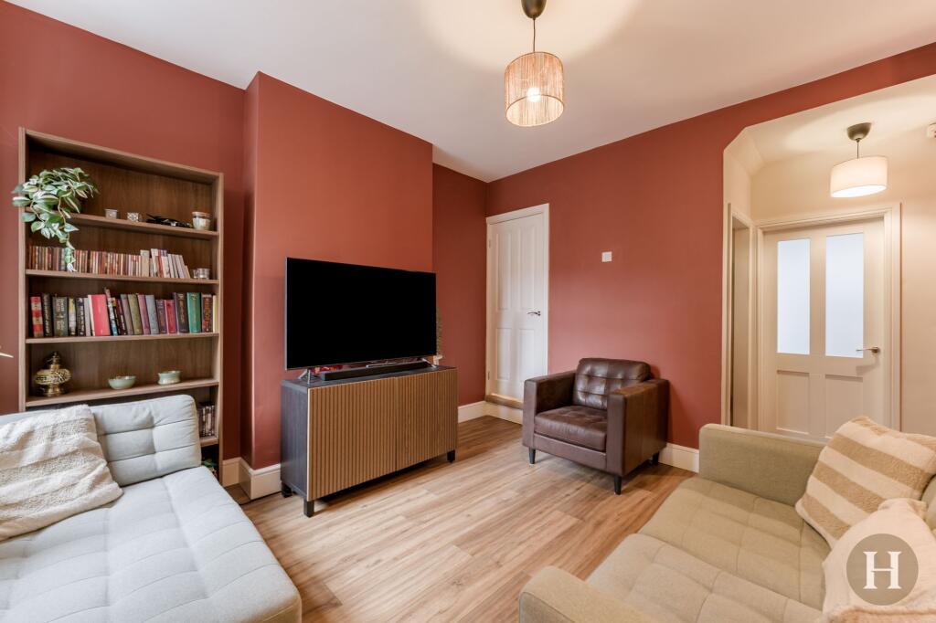 House in Sandwell, West Midlands - More