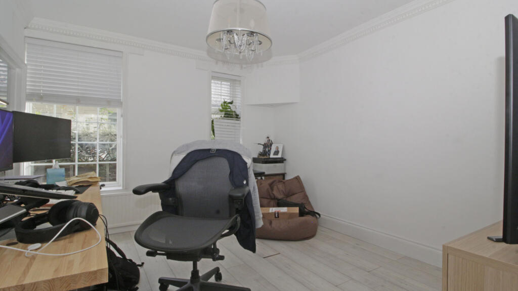 House in Dartford - View 5