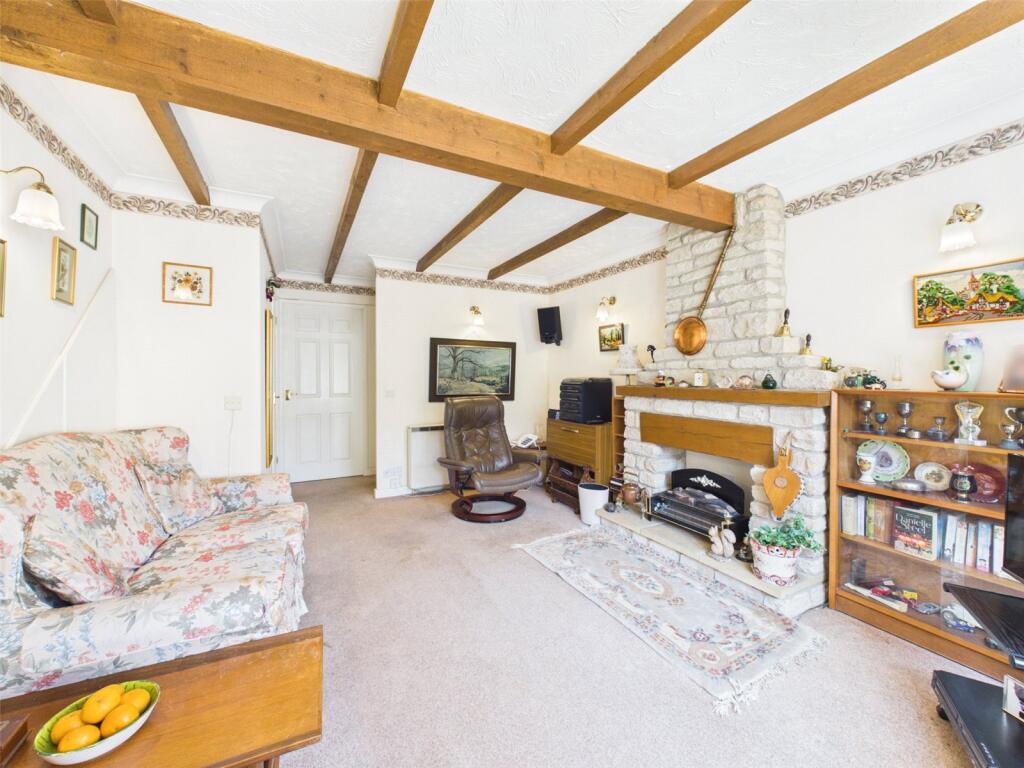 House in Gloucester - View 2