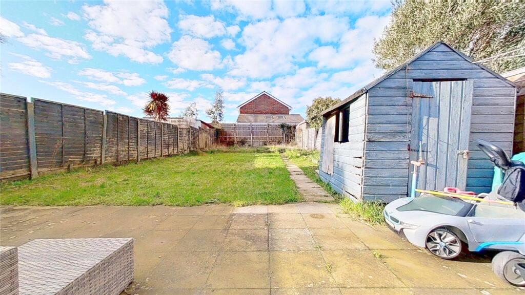 Leconfield Road, Lancing, West Sussex, BN15 photo 3
