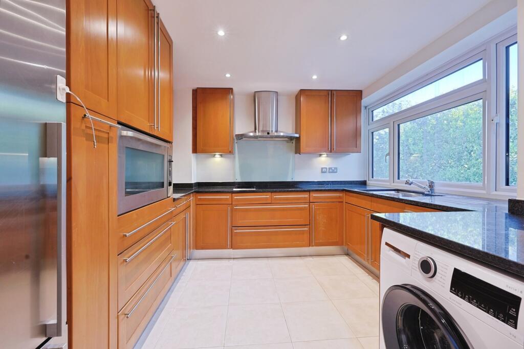 Apartment in London - View 4