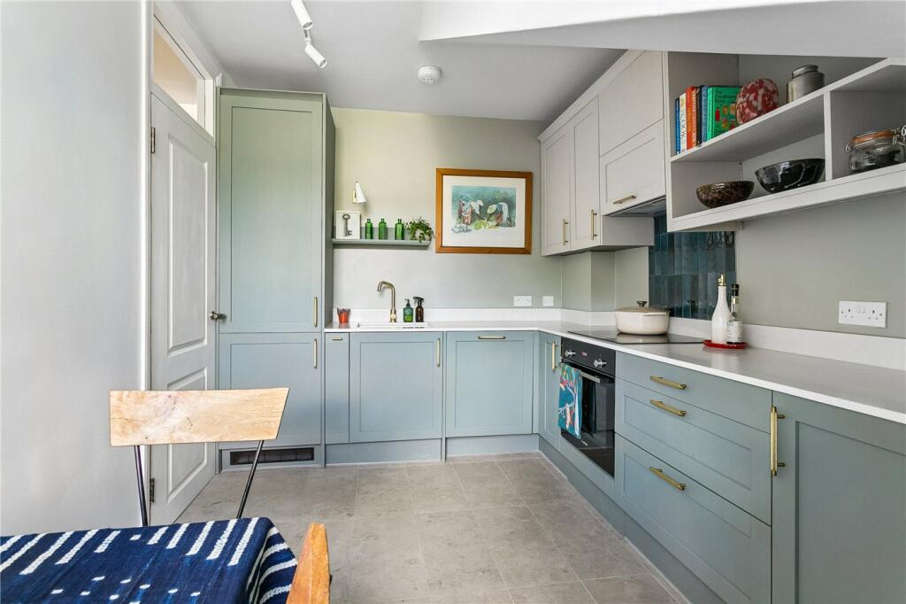 Apartment in London - View 3