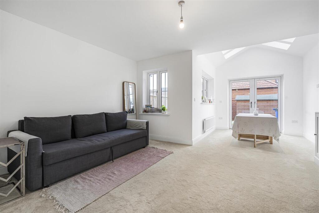 House in Cherwell, Bicester - View 4