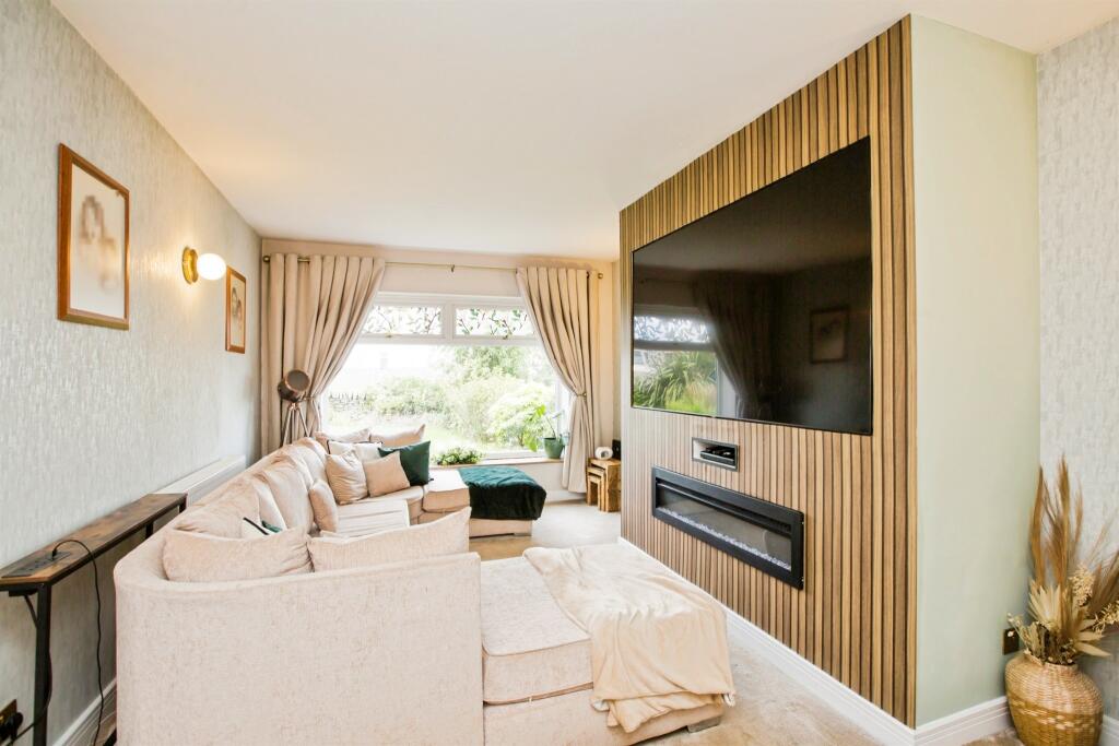House in Halifax - View 2