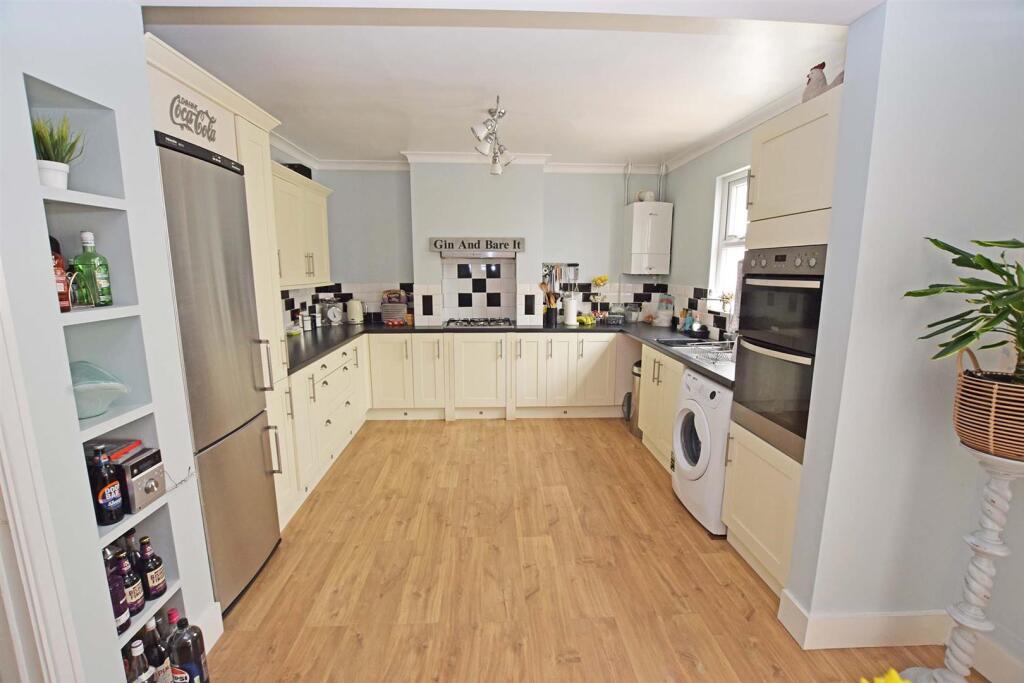 Second Avenue, Gillingham - View 4