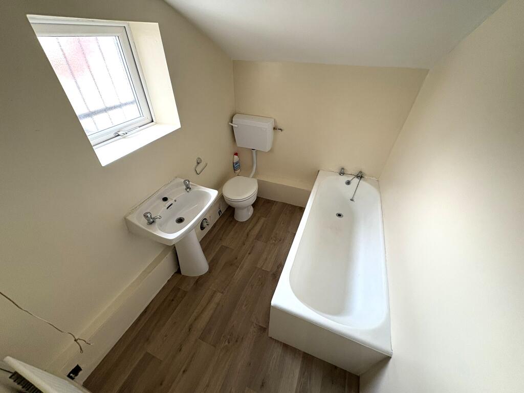 Apartment in Wakefield - View 5