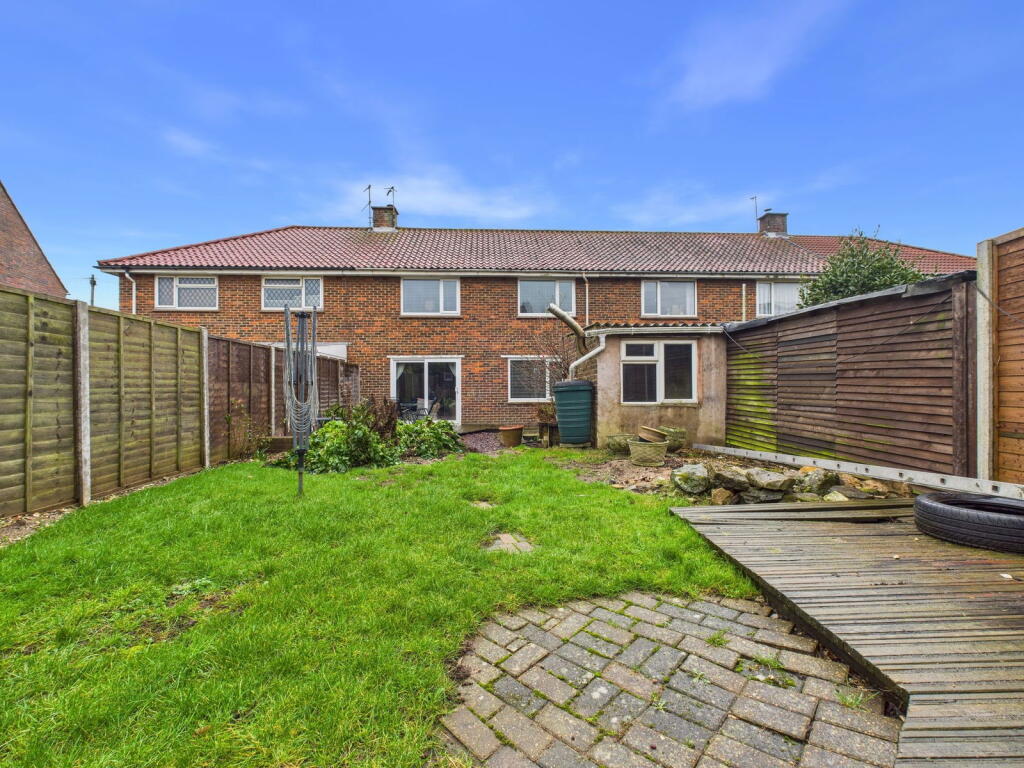 Blacksmiths Crescent, Sompting, Lancing, BN15 0BX photo 2
