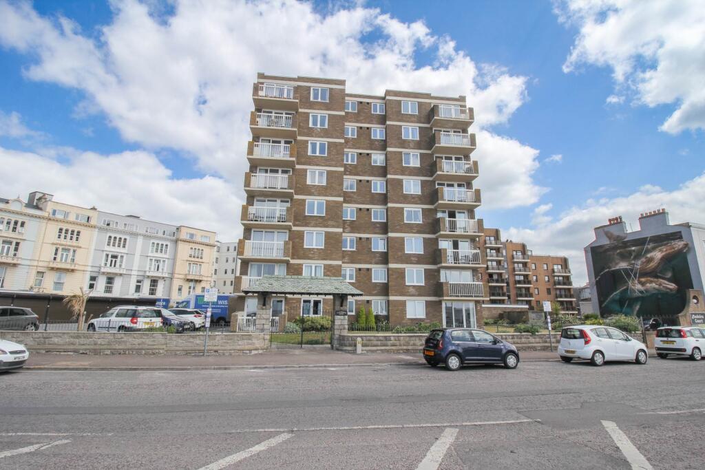 Main image of property: Glentworth Court**Top Floor Flat**Fantastic Views**Priced to Sell**