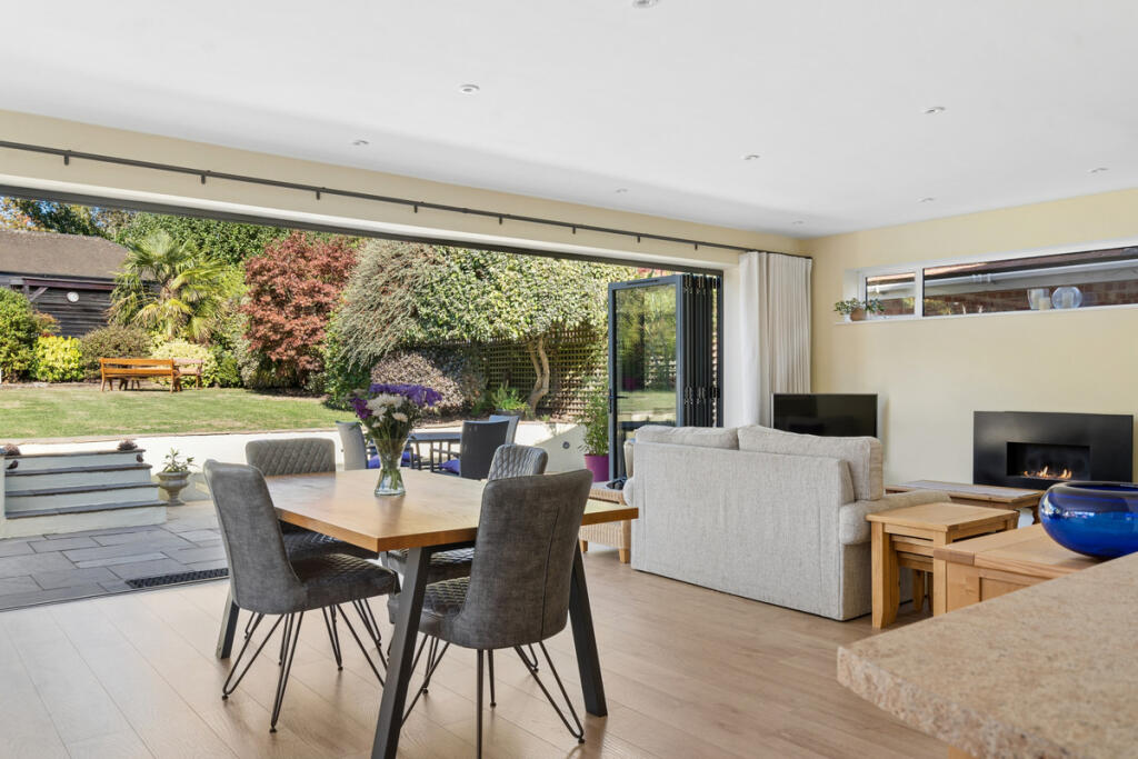 House in Slough - View 5