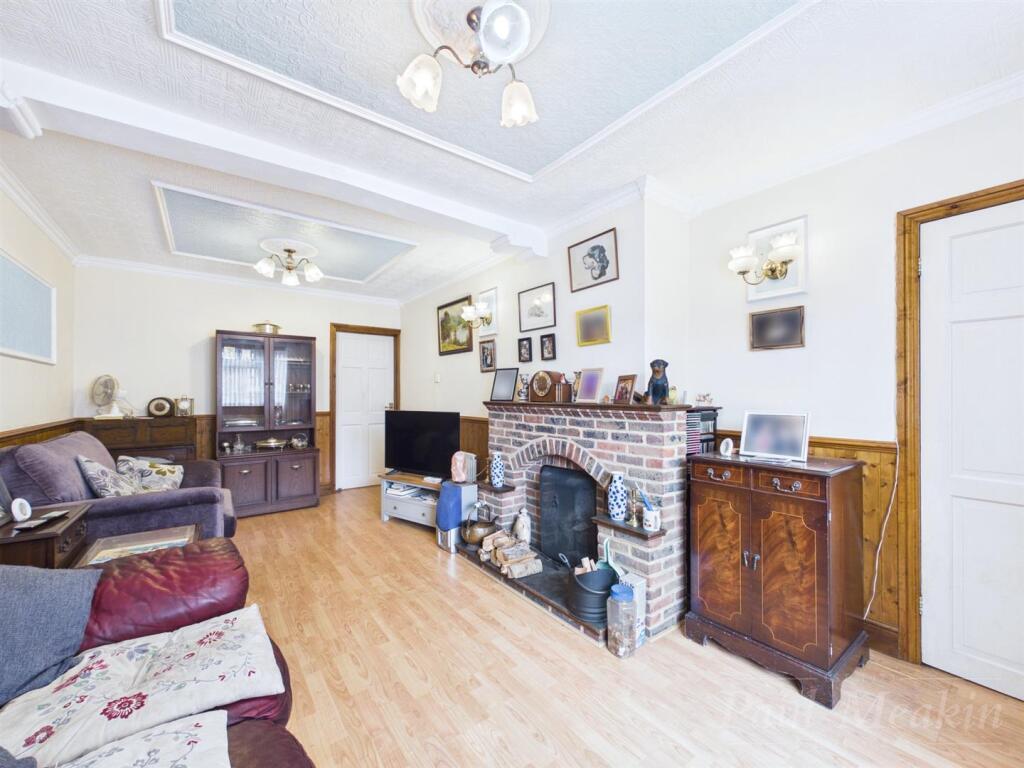 House in Croydon - View 2