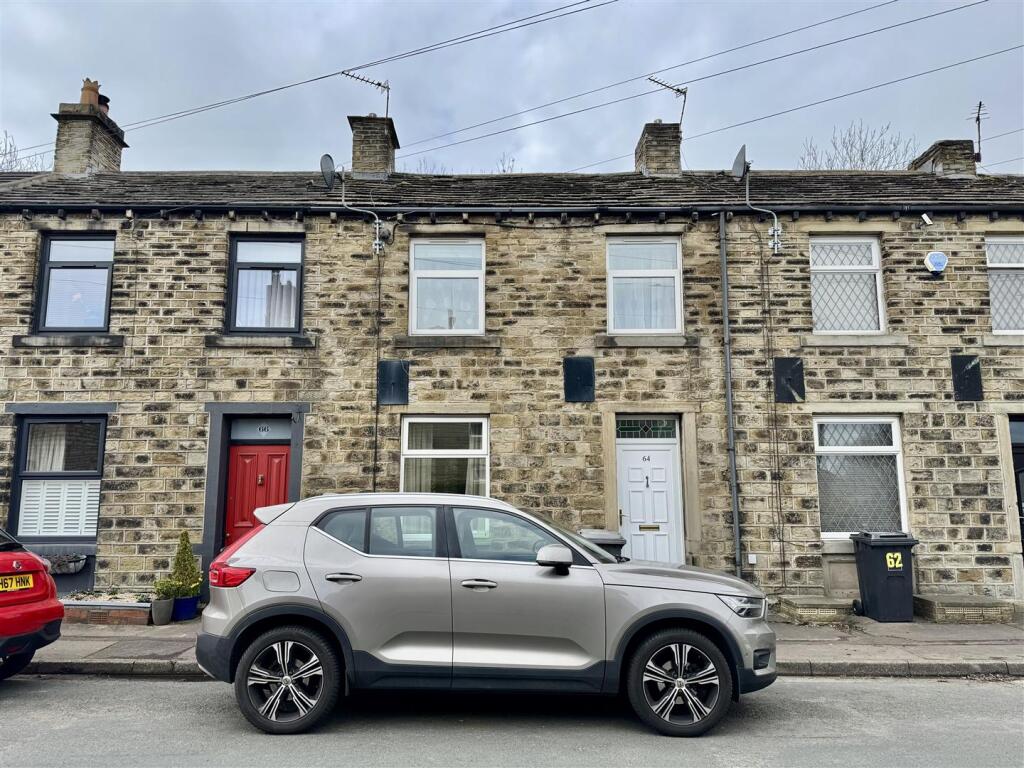 Main image of property: Town End, Almondbury, Huddersfield, HD5 8NW