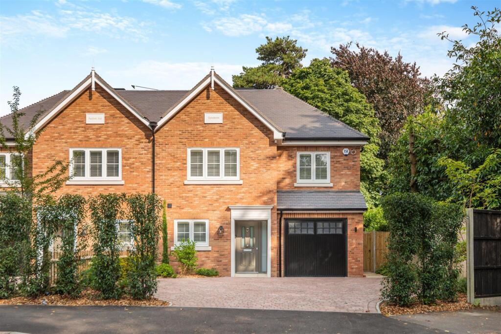 Main image of property: 15 Northcroft Road, Englefield Green, Egham