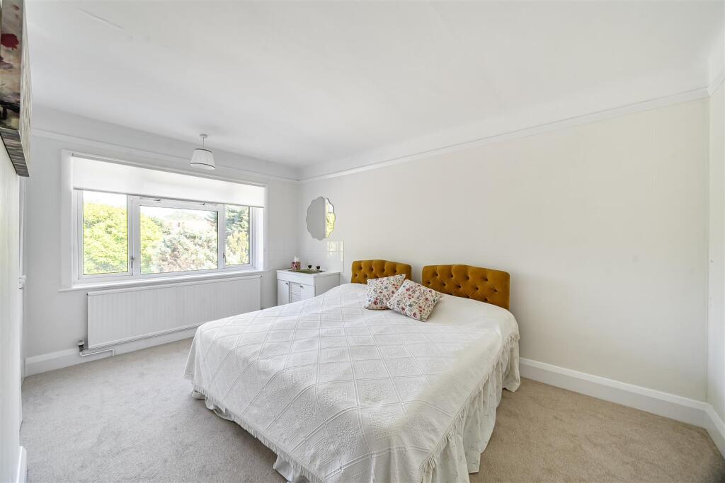 Swallowcliffe Gardens, Yeovil - More