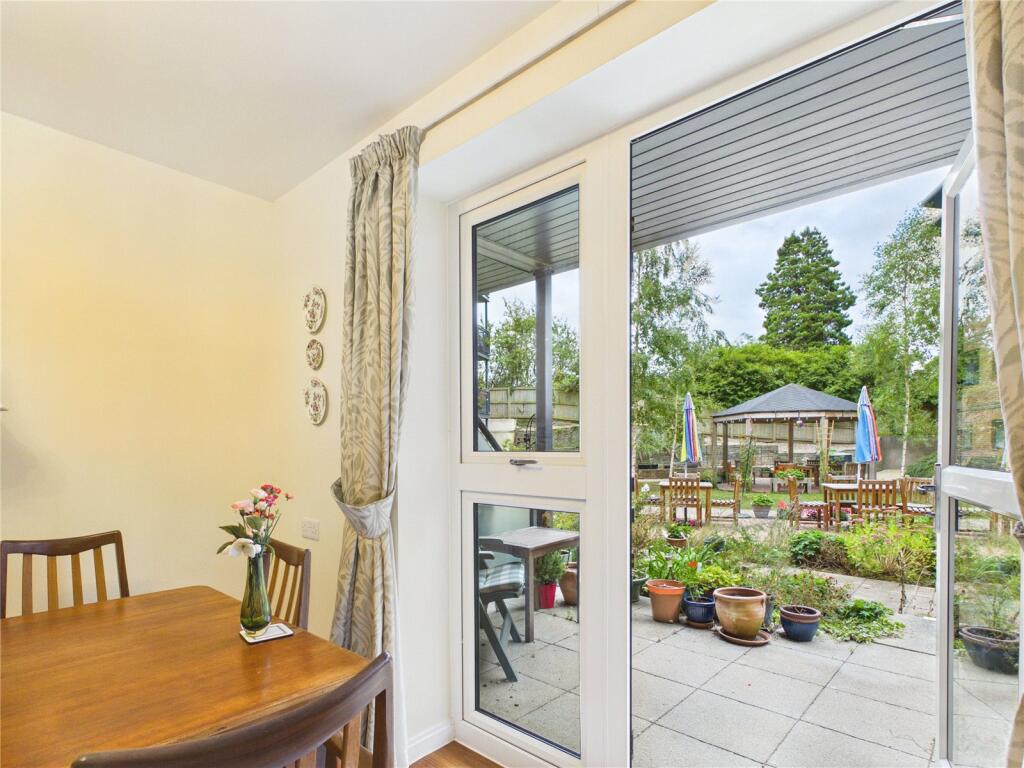 Apartment in Bristol, Hanham - View 5