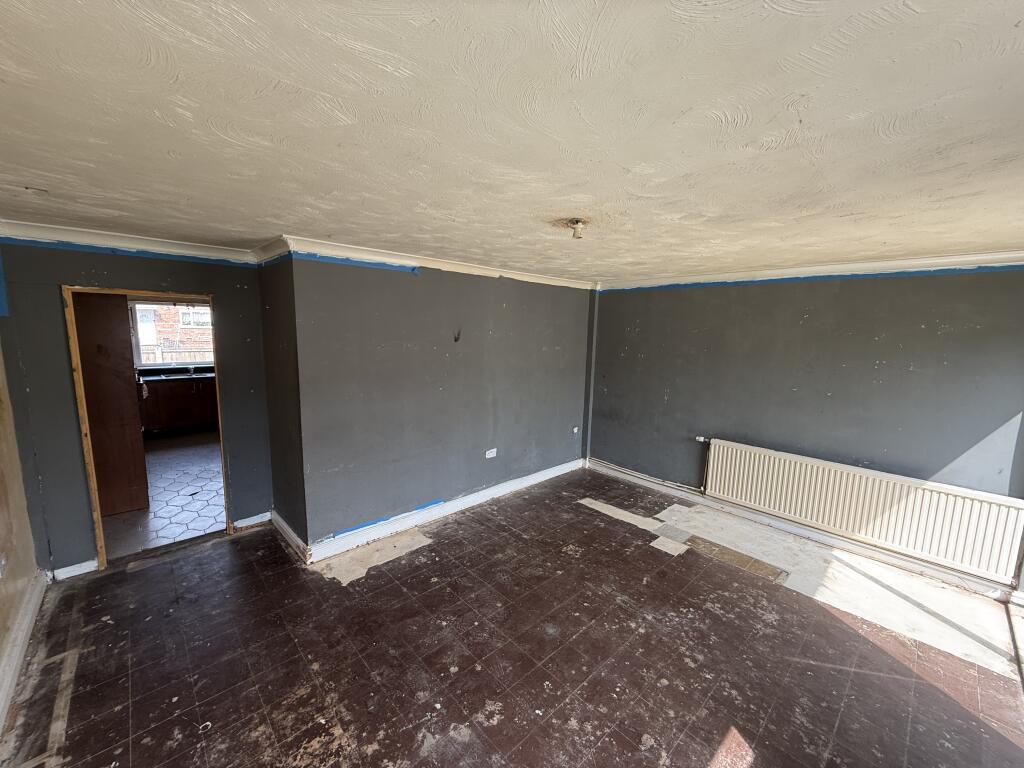House in Nottingham, Crabtree Farm Estate, Cinderhill - View 2