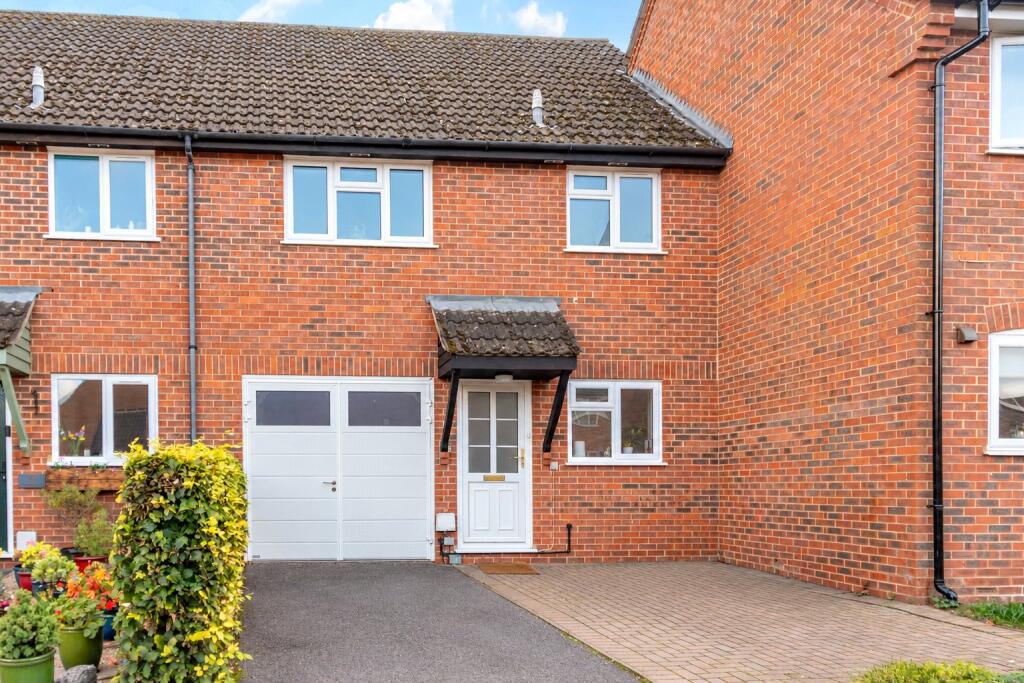 Main image of property: Lipscombe Close, Newbury, Berkshire, RG14