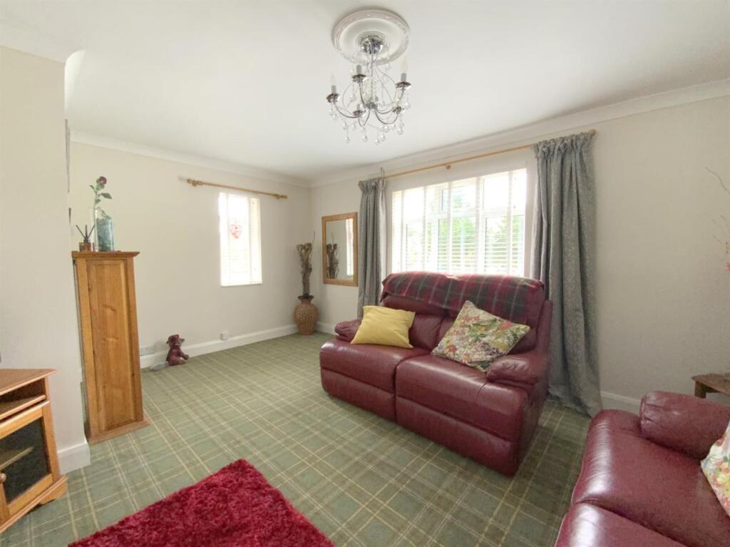House in Doncaster - View 4