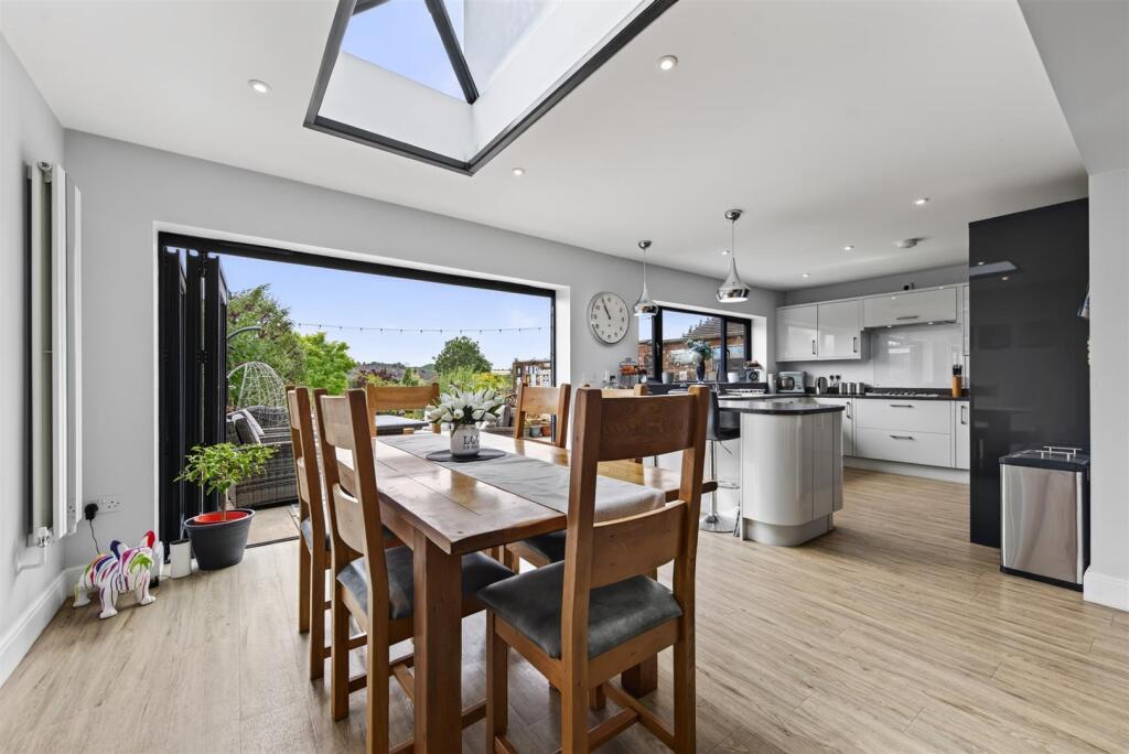 House in Northampton, Wellingborough - View 3