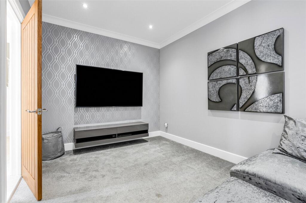 House in Chelmsford, East Hanningfield - View 4