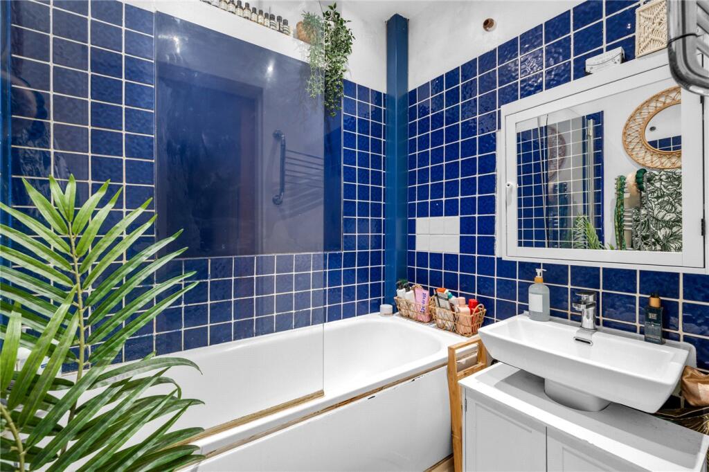 Apartment in London - View 5