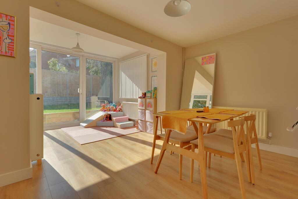 Hulbert Road, Bedhampton, Havant photo 4