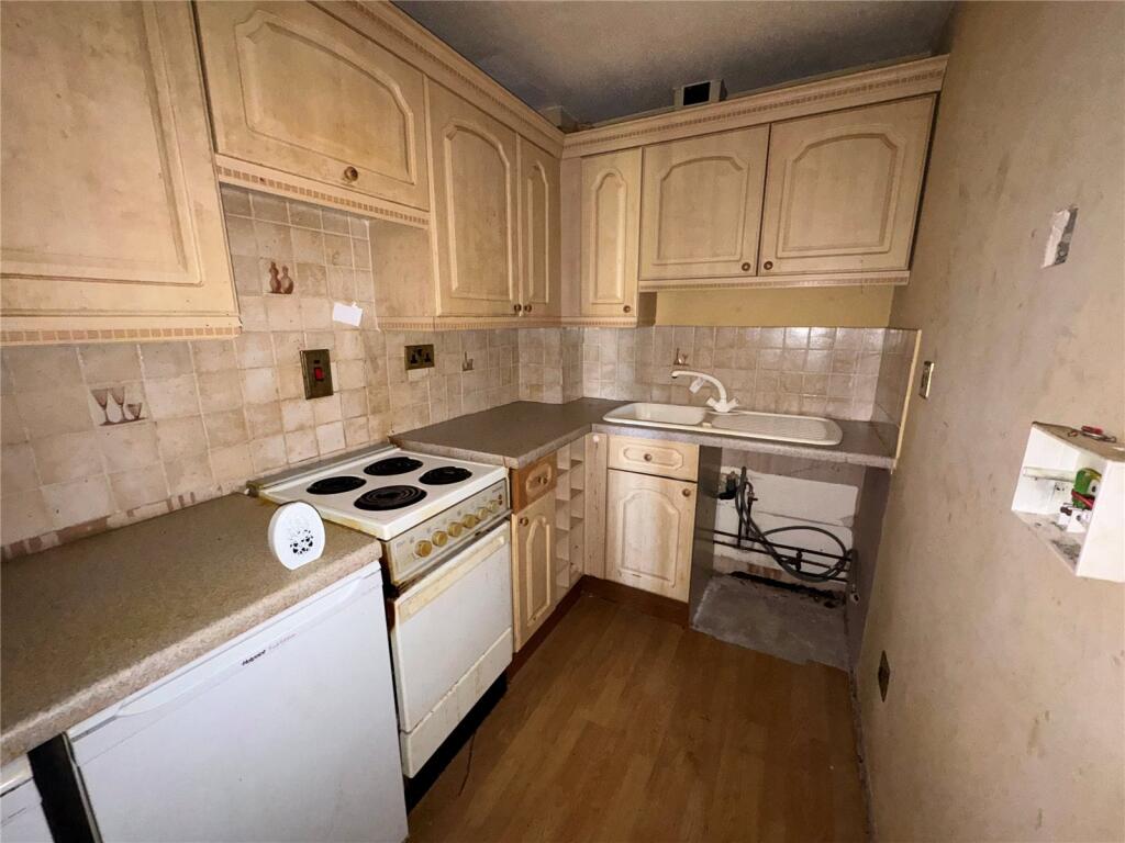 Apartment in Birmingham, Lyndon Green - View 3