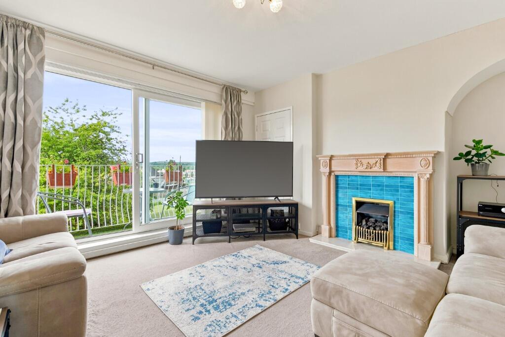 Apartment in Glasgow - View 3