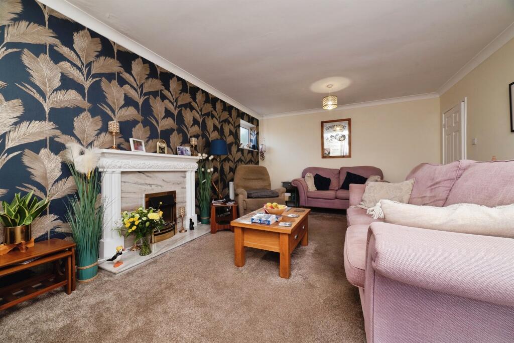 House in Hull - View 4
