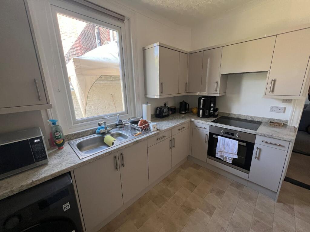 Apartment in Portsmouth, Milton - View 5
