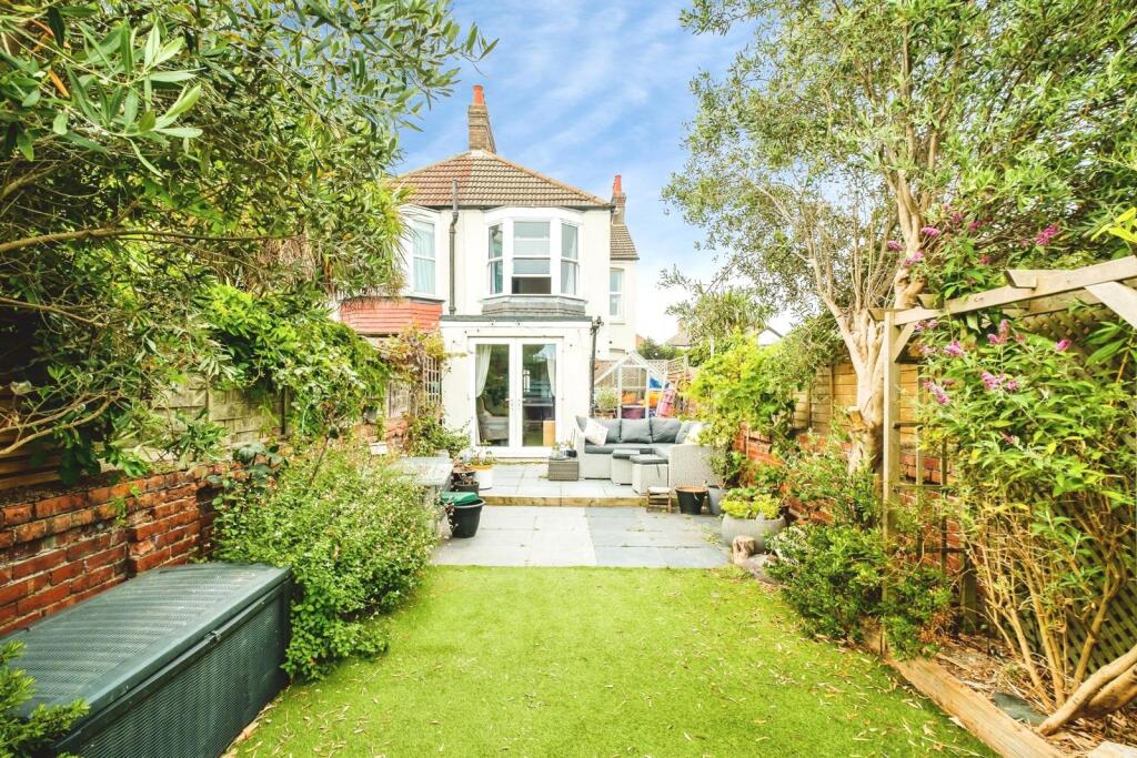 House in Brighton - View 4