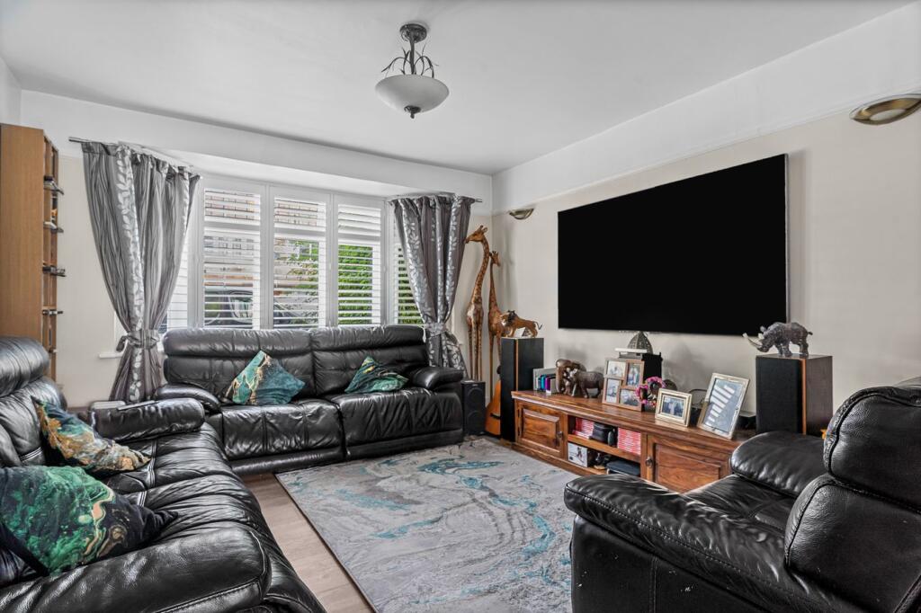 House in Spelthorne, Surrey - More