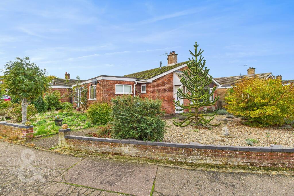St. Leonards Close, Wymondham photo 2