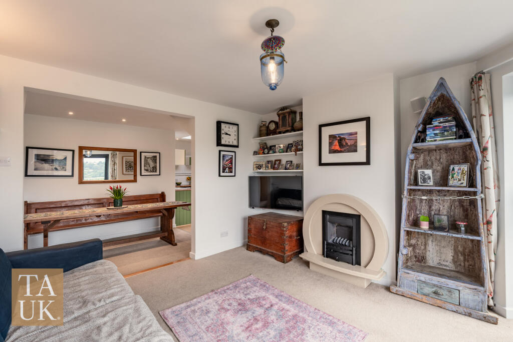 House in Porthaethwy / Menai Bridge, Ynys Môn / Isle of Anglesey - More